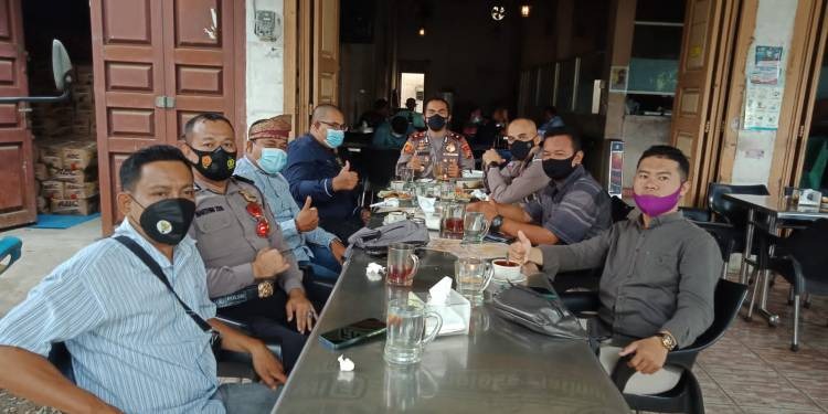 Kapolsek Kompol Farris Coffe Morning Bersama Rekan Media di Bagan Batu